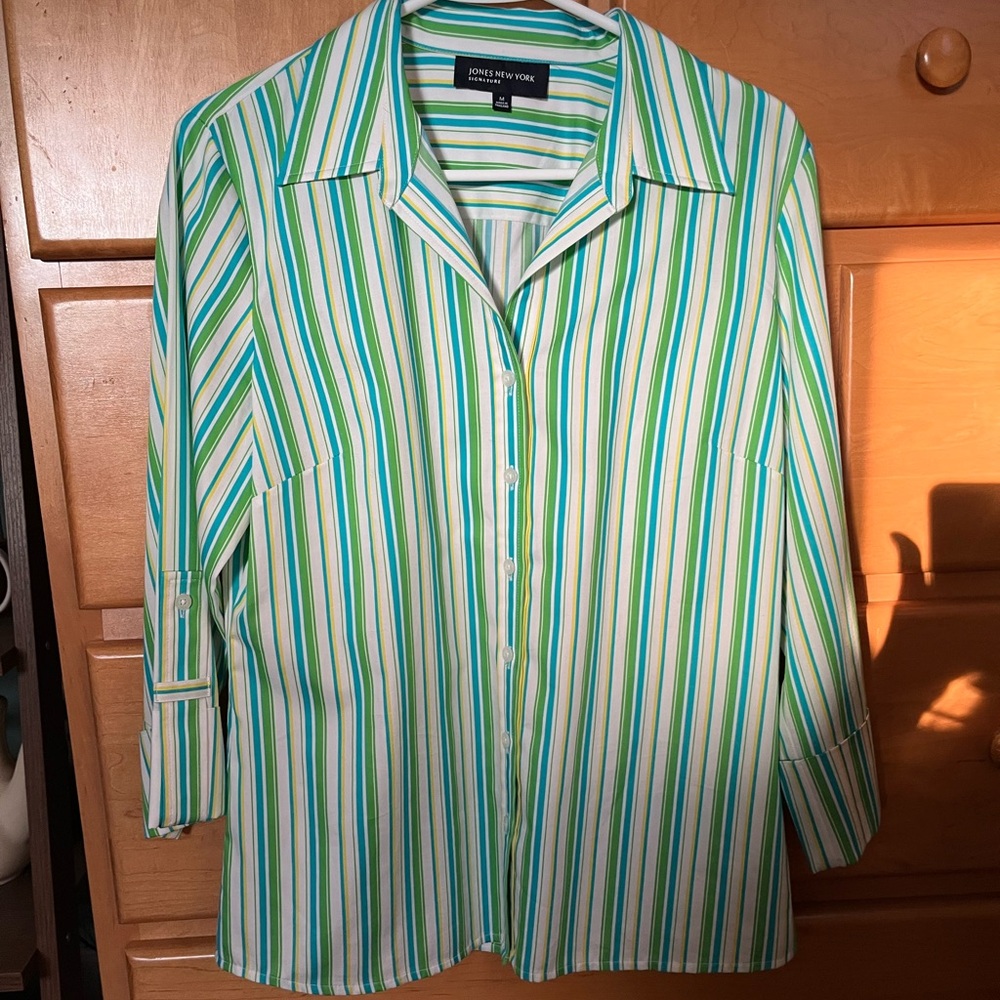 Jones New York Button Down M